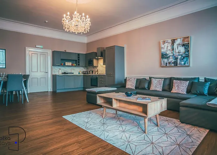 Chester Rows At Bridge Street, City Centre - Luxury Apartments By Polkastays