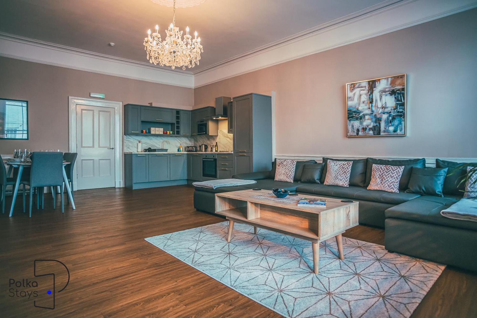 Rows At Bridge Street, Centre - Luxury By Polkastays Apartment