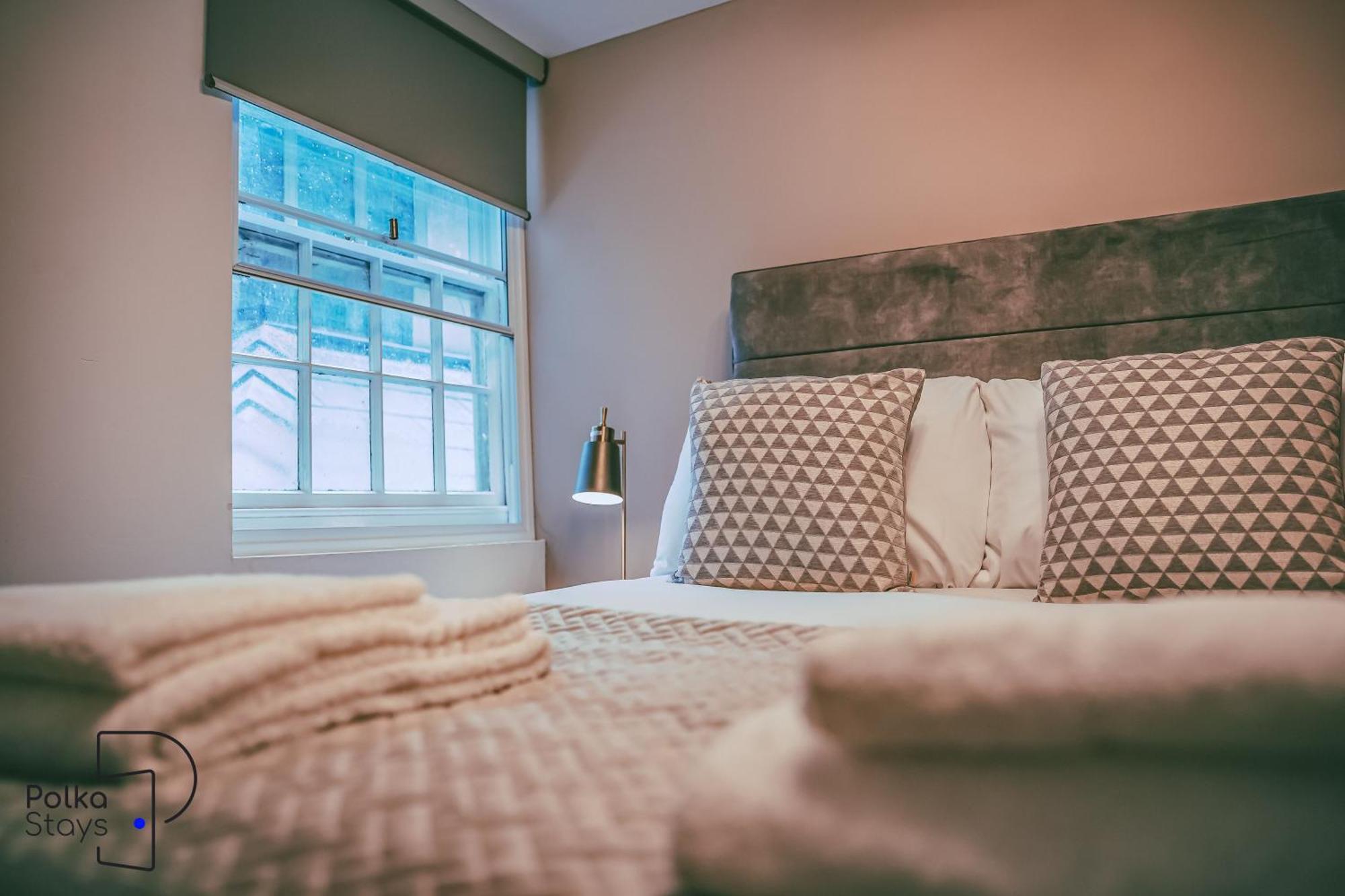 Apartment Rows At Bridge Street, Centre - Luxury By Polkastays Chester