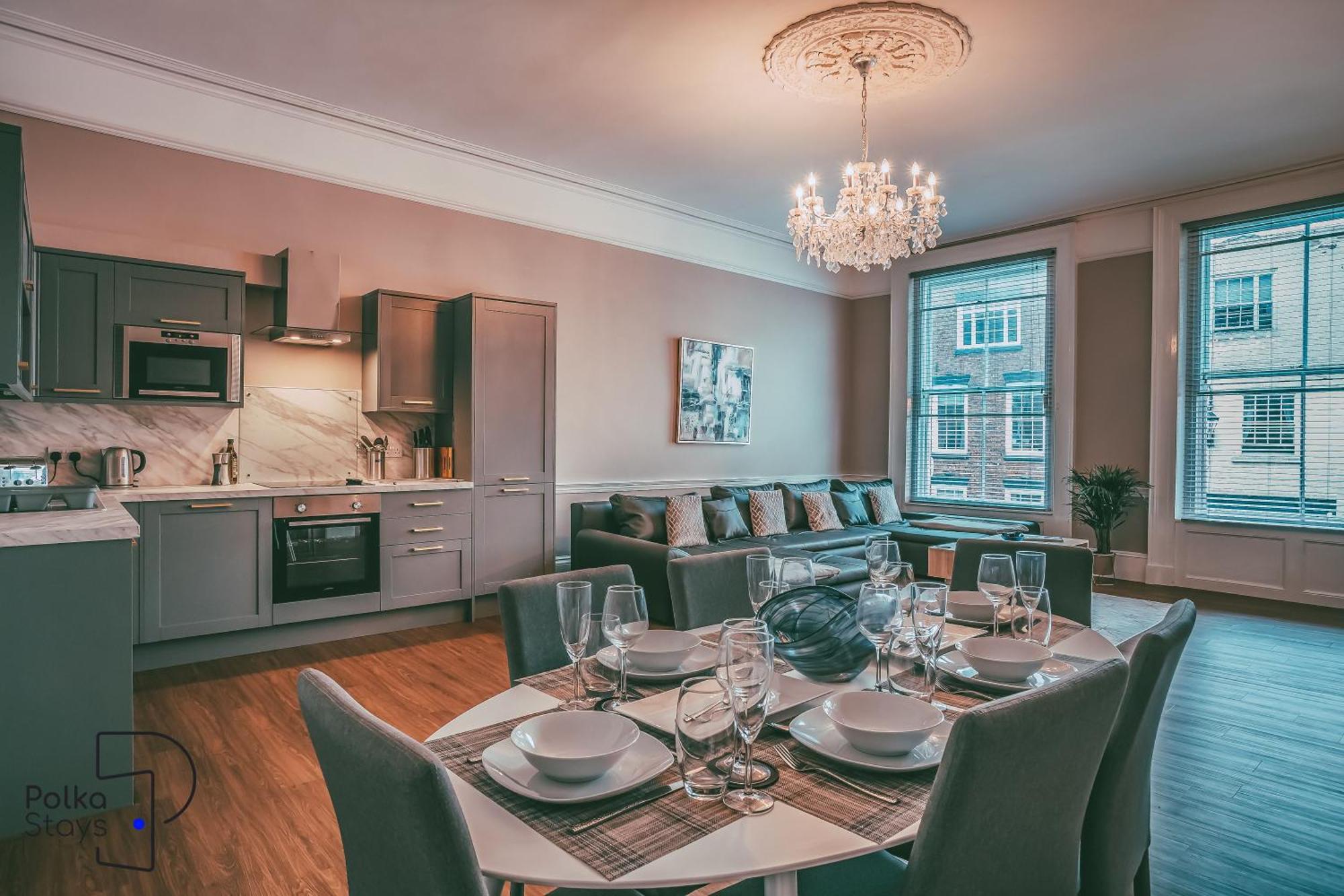 Apartment Rows At Bridge Street, Centre - Luxury By Polkastays