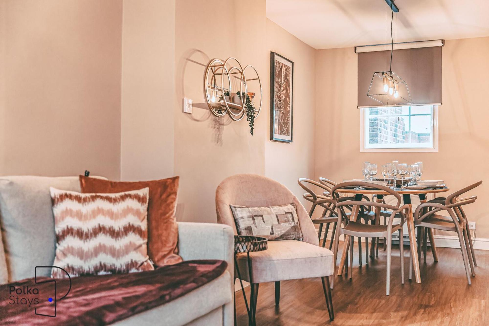 Apartment Rows At Bridge Street, Centre - Luxury By Polkastays Chester