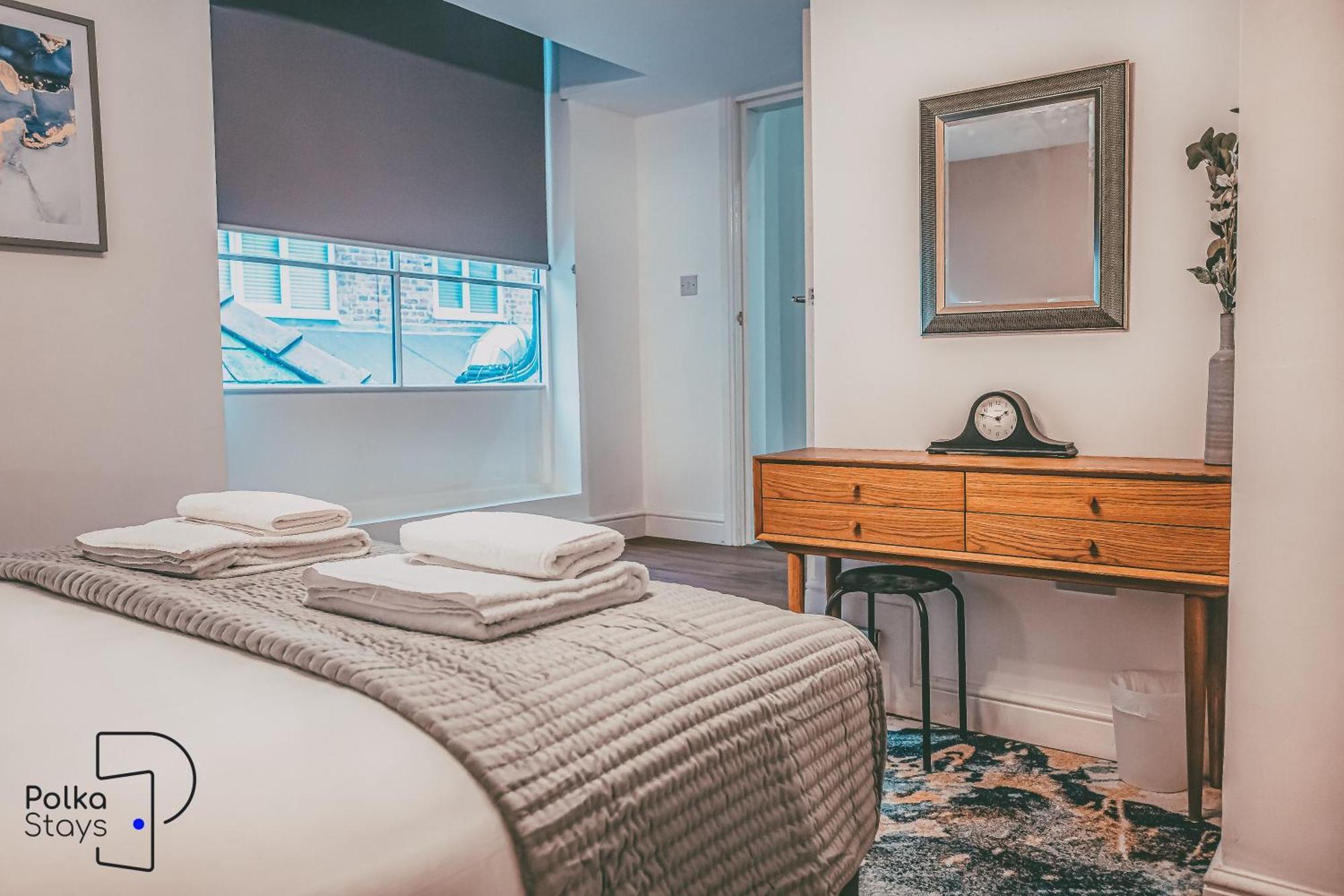 Apartment Rows At Bridge Street, Centre - Luxury By Polkastays *