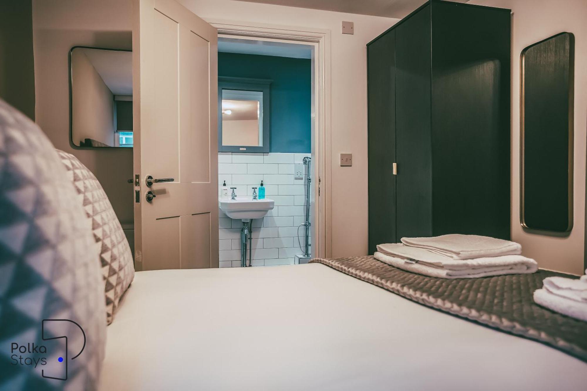 Apartment Rows At Bridge Street, Centre - Luxury By Polkastays