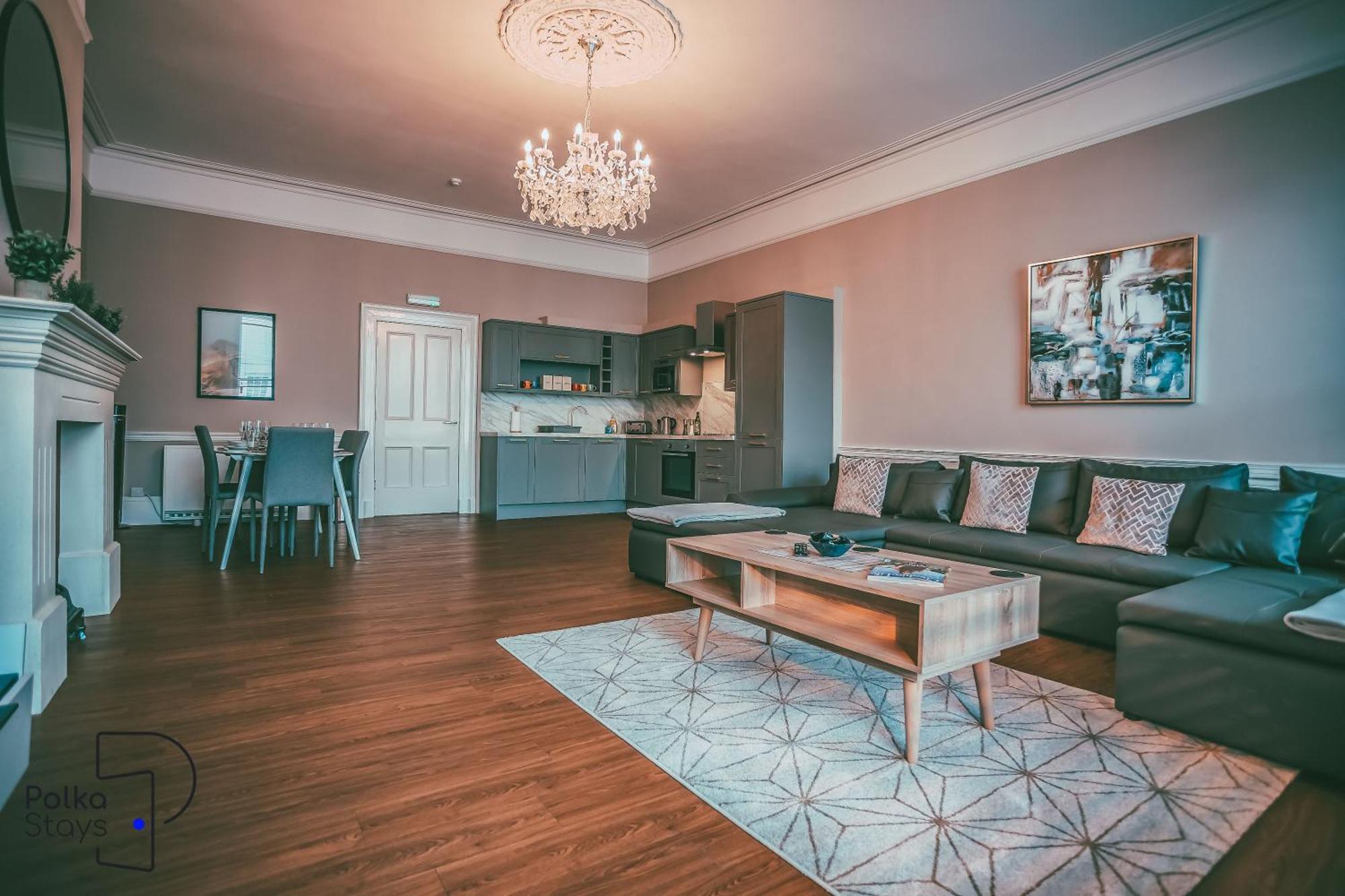 Rows At Bridge Street, Centre - Luxury By Polkastays *