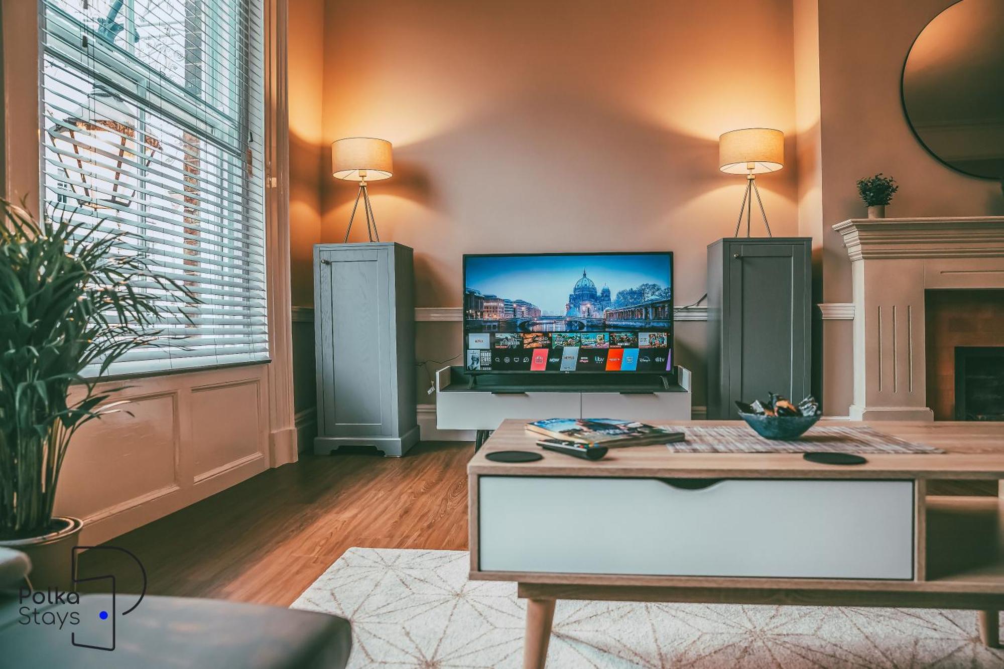 Apartment Rows At Bridge Street, Centre - Luxury By Polkastays *