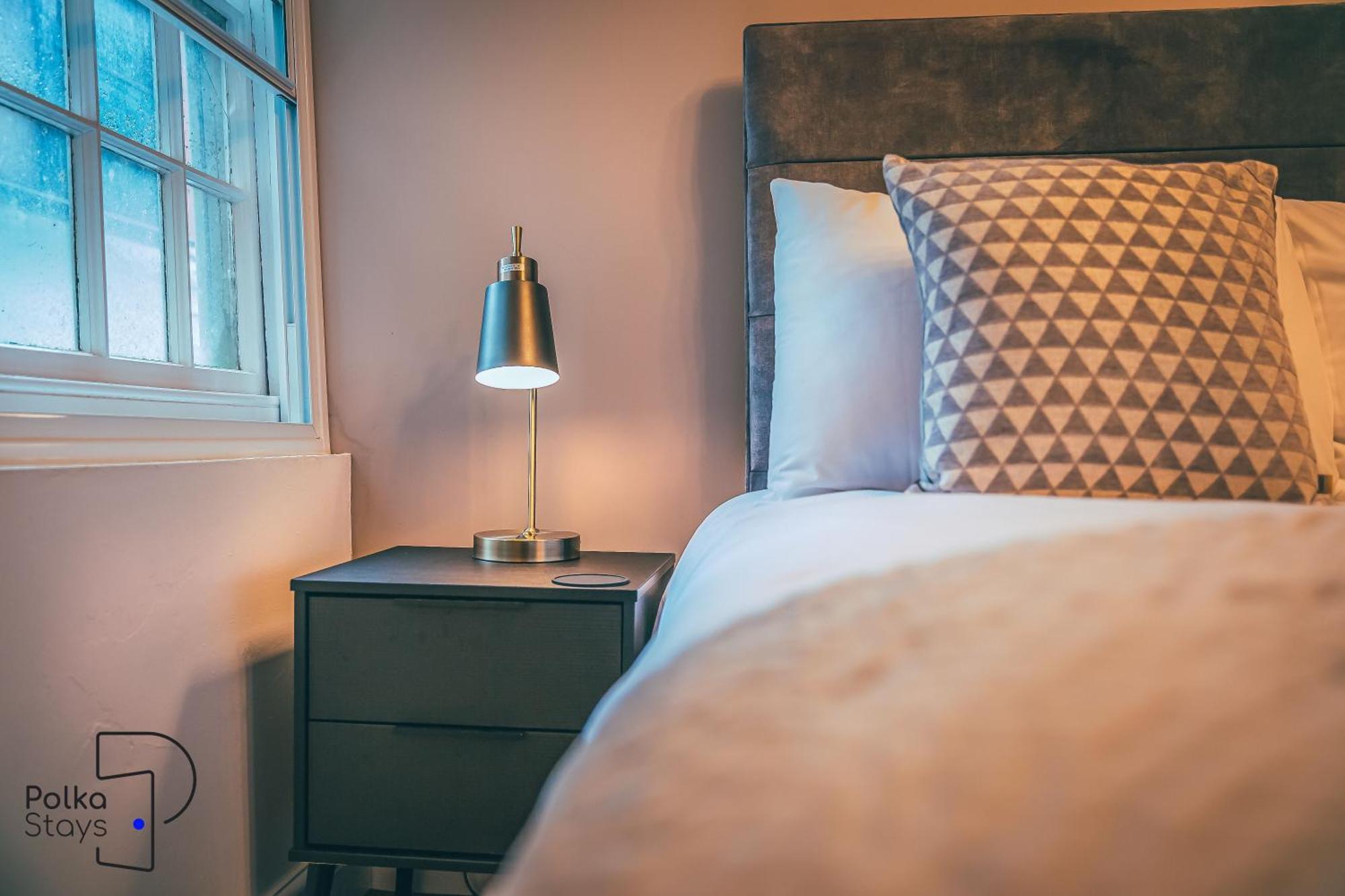 Rows At Bridge Street, Centre - Luxury By Polkastays Apartment