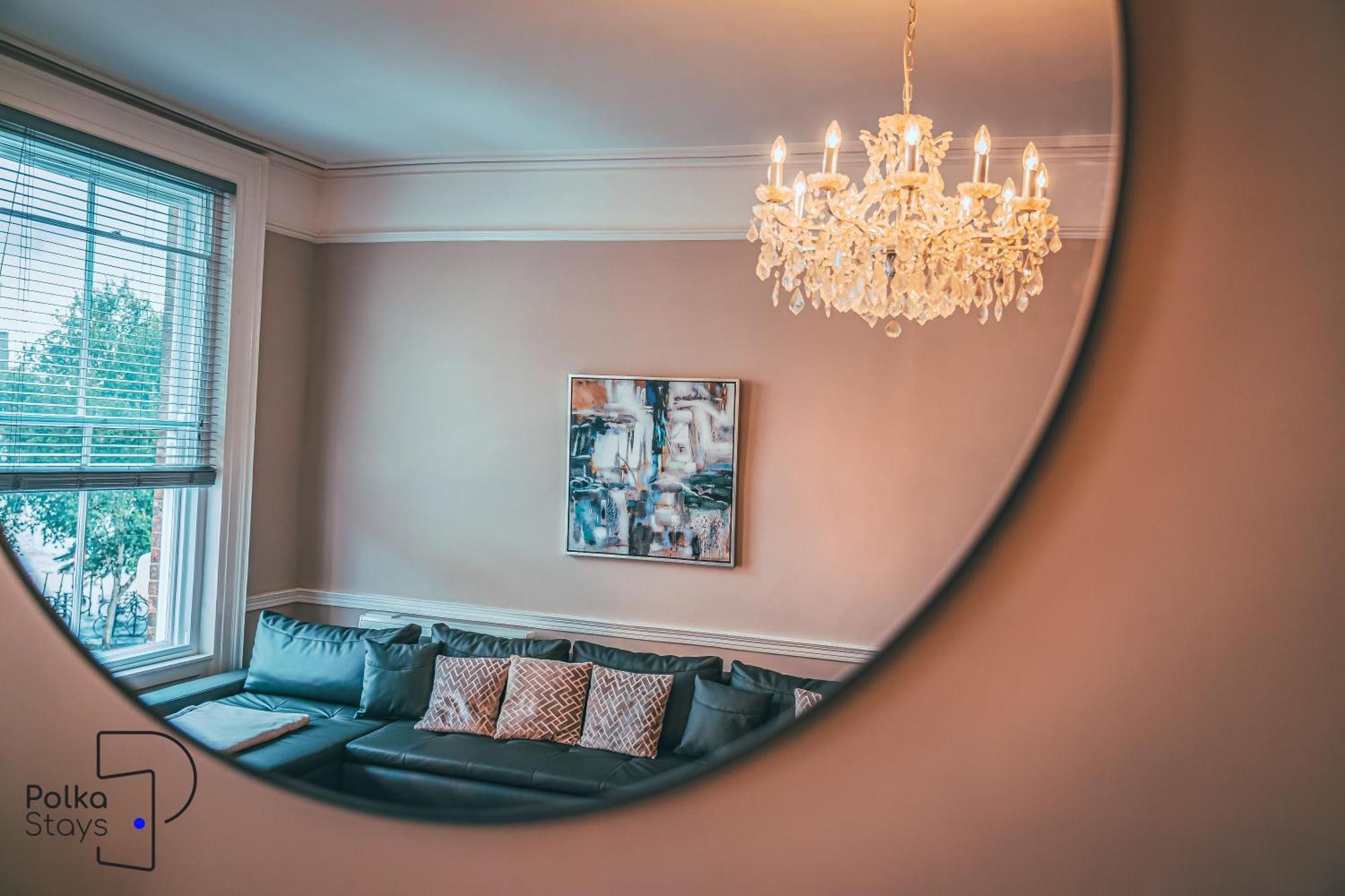 Rows At Bridge Street, Centre - Luxury By Polkastays Apartment *