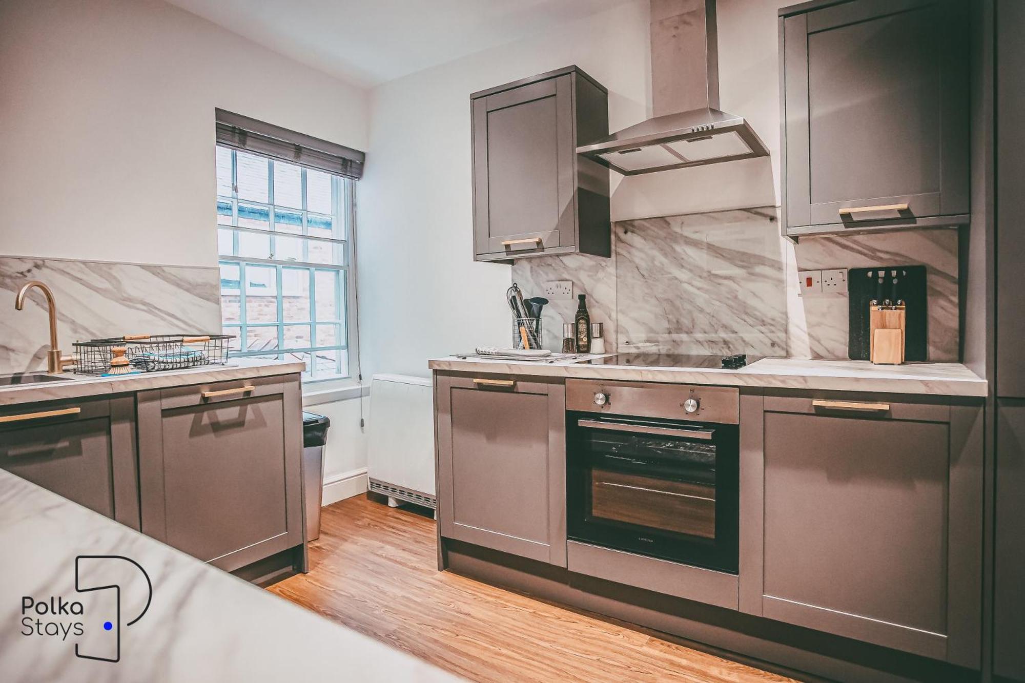 Rows At Bridge Street, Centre - Luxury By Polkastays Apartment *